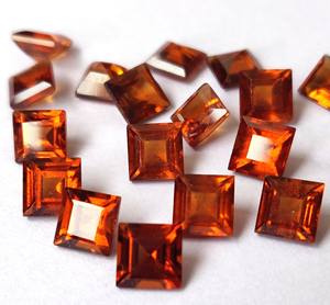 Corte cuadrado de hessonita natural 5mm facetado-Piedra preciosa de corte cuadrado de granate de hessonita suelta de alta calidad - Product Image 2