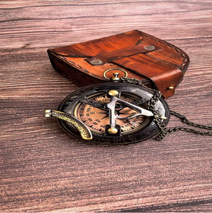 เข็มทิศทองเหลืองขัดเงาแบบโบราณ ของขวัญวันฮาโลวีน ของตกแต่งบ้าน งานฝีมือคาลวิน จากอุทารัคชานด์ - Product Image 3