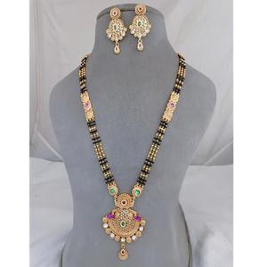 Elegante Mangalsutra tradicional chapado en oro de calidad superior con pendientes para boda y colección de uso diario para mujer - Product Image 1