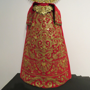 Chasuble personnalisée en velours rouge avec broderie dorée et voile blanc assorti à motif floral pour les cérémonies religieuses, unisexe adulte - Product Image 5