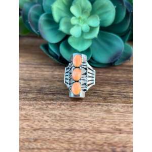 Anillo Elegante Russell Sam con Incrustaciones de Ostra Espinosa y Plata de Ley con Baño de Oro Rosa, Talla 8, Regalo Perfecto para Él - Product Image 1