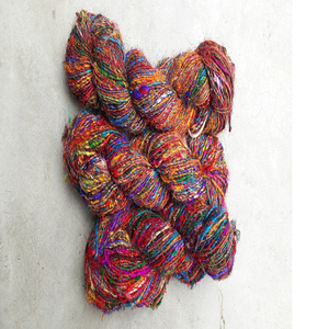 เส้นด้ายไหมส่าหรีผลิตตามสั่งที่มีคุณภาพดีในหลายสีที่ใช้เพื่อวัตถุประสงค์ที่แตกต่างกันและสำหรับการขายต่อ - Product Image 5