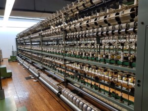 Machine à enrober OMM ECO Rotor Spinning Mono avec 192 broches, grande vitesse, bobine de 140 mm pour l'enrobage de Lycra/Nylon/Coton - Product Image 5