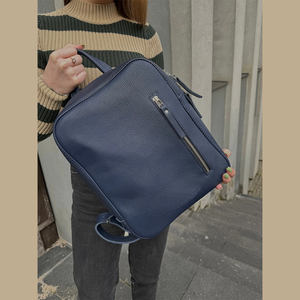 Sac à dos portable multifonction en cuir véritable de créateur Sac à couches élégant pour maman de voyage Mommy Caddy - Product Image 6