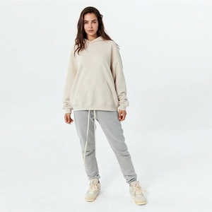 Sweat à capuche surdimensionné pour femmes sur mesure OEM matériau de haute qualité avec des couleurs personnalisées taille et logo Hoodies - Product Image 4