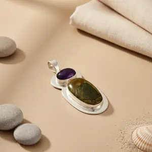 Colgante de Plata 925 con Oro Rosa Hecho a Mano con Amatista Talla Esmeralda y Cuarzo para Mujer por Art Palace - Product Image 1