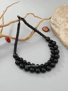 Collier ras du cou en perles de bois noir, écologique, moderne, tribal, perles de bois naturelles, bijoux fantaisie peints - Product Image 4