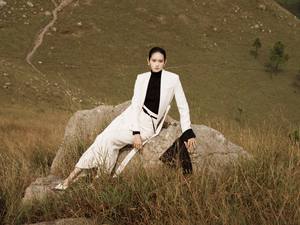 การออกแบบใหม่ที่ดีที่สุด NAAMAH เสื้อโค้ททําด้วยมือราคาโรงงานผู้หญิงเสื้อโค้ทยาวพร้อมสายรัดทวีดขนสัตว์เสื้อหนาวสําหรับผู้หญิงขาว - Product Image 3