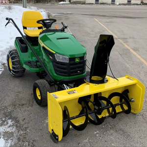 Tracteur tondeuse à gazon John Deeree S220 avec souffleuse à neige - Product Image 1
