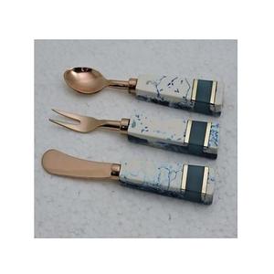 Maravilloso diseño cuchara tenedor conjunto con asas de resina en acero inoxidable Color plata juego de cubiertos a precio barato - Product Image 3