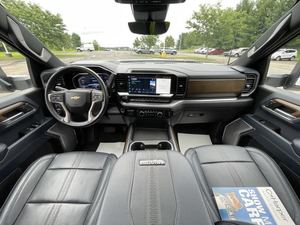 <span class=keywords><strong>Chevrolet</strong></span> <span class=keywords><strong>Silverado</strong></span> 2500HD High Country, pick-up robuste, blanc impeccable, moteur <span class=keywords><strong>V8</strong></span> turbo <span class=keywords><strong>diesel</strong></span>, meilleur prix - Product Image 6
