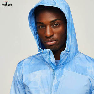 Chaqueta cortavientos de tela impermeable con capucha y sublimación para hombre de diseño personalizado hecho en fábrica a la venta - Product Image 5