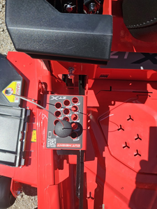 เครื่องตัดหญ้าแบบ Zero Turn รุ่น Premium Gravely ZTX 48 สำหรับงานอุตสาหกรรม พร้อมถังเก็บหญ้า เหมาะสำหรับการดูแลรักษาพื้นที่ในสวน บ้านพักอาศัย และธุรกิจจัดสวน - Product Image 5