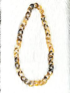 Collar de Lujo Hecho a Mano con Cuerno de Búfalo, Joyería Natural y Sostenible para Mujer, Alta Calidad - Product Image 2