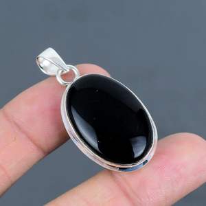 Colgante de Plata de Ley 925 elegante clásico con forma de amantes con piedra preciosa de ónix negro para regalo de aniversario Unisex - Product Image 1