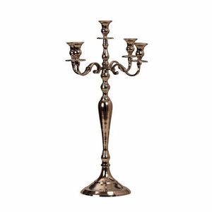 Candélabres de luxe en métal poli pour une configuration de salle à manger moderne adaptée à une cuisine raffinée et à un style intérieur - Product Image 6