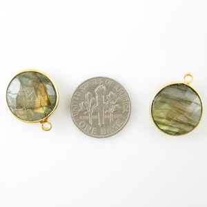 Collier en labradorite avec pendentif de pierre précieuse ronde à facettes de 14mm pour bijoux et cadeaux personnalisés. - Product Image 2