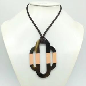 Collier pendentif en corne de buffle, bijoux tribaux naturels et durables pour femmes, haute qualité - Product Image 2