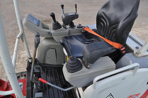 รถขุดขนาดเล็ก TAKEUCHI TB215 R แบบตีนตะขาบ สภาพใหม่/มือสอง พร้อมเครื่องยนต์ ปั๊ม KYB และแรงบิดสูง - รับประกัน 2 ปี - Product Image 6