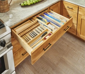 Mobile Base Classico in Legno da 33\" con Guide a Chiusura Morbida, Sistema Organizzatore per Utensili da Cucina a Due Livelli, Cassetto Completo Quadrato - Product Image 2