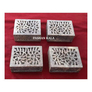 Boîte à bijoux en stéatite naturelle faite à la main de forme rectangulaire de conception unique pour la décoration de mariage et les cadeaux But Buyer - Product Image 1