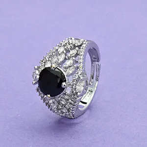 แหวนเพชร CZ แฟชั่นดีไซน์สุดหรูพร้อมชุบโรเดียม - Product Image 1