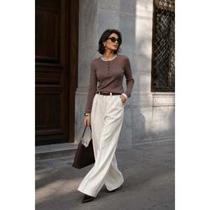 Blouse texturée à double col avec détail boutonné - Beige - Beige - Product Image 1