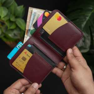 NO.86 กระเป๋าสตางค์หนังพับแนวตั้งพร้อมระบบป้องกัน RFID (สีดำโอเชียนและสีแดงเบอร์กันดีสำหรับผู้ชาย) - Product Image 3