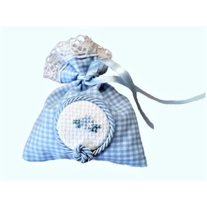 Bolsas de Rosas Bordadas en Punto de Cruz para Recuerdos de Fiesta - Product Image 1