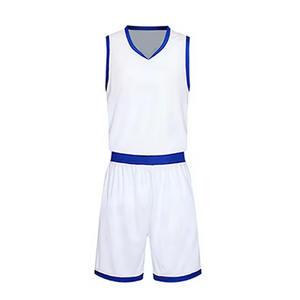 Uniforme de basket-ball de qualité supérieure Panneaux en maille respirante Ajustement extensible Technologie d'évacuation de l'humidité Construit pour le confort et l'athlétisme - Product Image 4