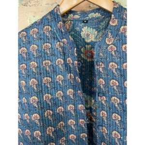 Chaleco Acolchado de Tela Tejida Mughal con Estampado Artesanal Azul Aciano para Mujer, Prenda Exterior con Botones para Primavera/Invierno, Ideal para la Oficina - Product Image 1