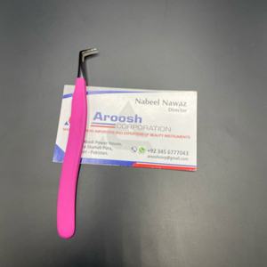 Vente en gros de pinces à cils professionnelles violettes à 90 degrés en acier inoxydable à fibres pointues, poignée en diamant durable, noir plasma - Product Image 3