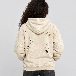 Sweat à capuche oversize tendance pour femme avec accents usés, lavage vintage, texture douce et coupe décontractée pour un look quotidien décontracté - Product Image 3