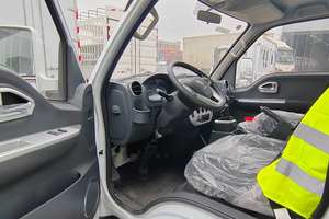 Camion électrique 4x4 avec caisse de chargement, versions européenne et coréenne - Product Image 6