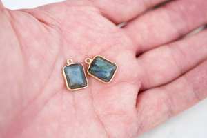 Pendentif lunette en labradorite à facettes fait main en argent sterling plaqué or 18 carats Rectangle en pierres précieuses Fourniture de bijoux - Product Image 3