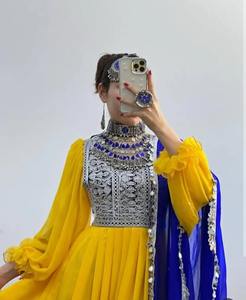 Ensemble de vêtements de mariage ethniques traditionnels pakistanais vintage pour couple, longueur au sol, faits à la main, personnalisables, vente en gros - Product Image 3