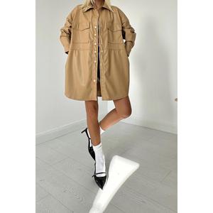 เสื้อแจ็คเก็ตหนังสีเบจแบบขายส่ง พร้อมกระดุมแป๊กและกระเป๋า - Product Image 1