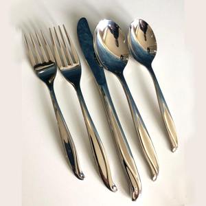 Vente en gros de meilleure qualité, couverts élégants et personnalisés en acier inoxydable, cuillère, fourchette, couteau, couteau, ensemble de couverts de mariage pour fêtes d'hôtel - Product Image 1