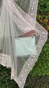 ผ้าส่าหรีสไตล์อินเดียสำหรับสุภาพสตรีปักเลื่อมตาข่ายลายผีเสื้อขนาดใหญ่แบบพิเศษสำหรับนักออกแบบ - Product Image 3