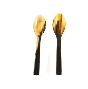 Juego de servidor de ensalada de cuerno de búfalo de estilo clásico pulido, regalo de boda, accesorios de cocina y artilugios para fiestas - Product Image 1