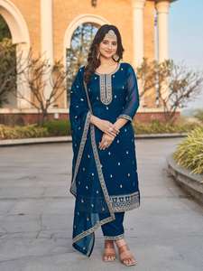 Artriddh Spirit Silk kurti ชุดปาร์ตี้สำหรับฤดูหนาวและฤดูร้อน - Product Image 2