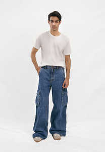 กางเกงยีนส์ทรงขาบานมีกระเป๋าคาร์โก้ สีน้ำเงินเดนิม - Product Image 4