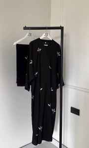 Abayas de broderie de feuilles élégantes et modestes pour femmes robes formelles de style dubaï vêtements musulmans traditionnels respirants brodés à la main - Product Image 2