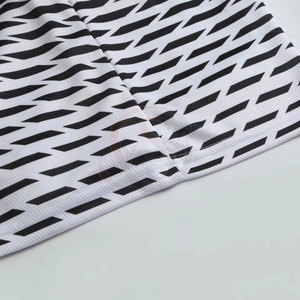 Shorts de basketball personnalisés pour hommes de haute qualité, faible MOQ, en maille respirante, taille élastique, uniformes en jersey 100 % polyester - Product Image 6