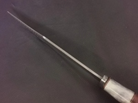 Couteau de survie artisanal en acier au carbone, lame partiellement dentelée, manche en bois et os, léger, durable, avec étui, multifonction