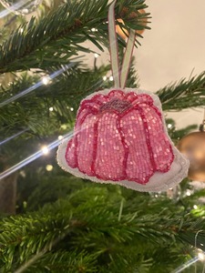 Llavero Bohemio con Letra R, Diseño a Cuadros en Verde Azulado y Coral, Hecho a Mano con Cuentas, Bordado con Cuentas de Semilla, Anillo de Metal Dorado, Amuleto para Bolso, Regalo - Product Image 4