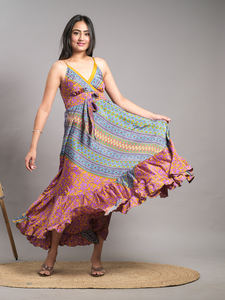 ชุดเดรสยาวผ้าไหมพิมพ์ลายดอกไม้สำหรับผู้หญิง เปิดหลัง สไตล์ทางการ สำหรับใส่ไปเที่ยวทะเลช่วงฤดูร้อน สไตล์โบฮีเมียน ไซส์เดียว งานแฮนด์เมด Lavinas - Product Image 3