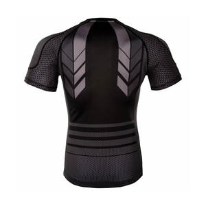 Nueva venta al por mayor por encargo Rash Guard manga corta transpirable Slim Fit sublimación diseño Rash Guard para hombres - Product Image 3