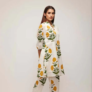 Conjunto único y elegante de Co-ord Kurta para fiesta de noche Kimono Kaftan Tassel Tie Neck Venta caliente para Resorts Fiestas Natural Tallas grandes - Product Image 1