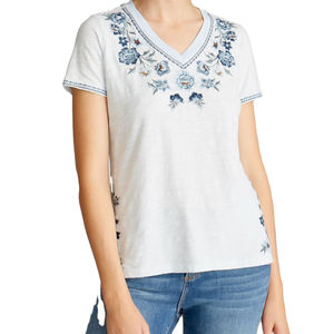 Camiseta de Manga Corta para Mujer con Diseño Nuevo y Moderno, 100% de Alta Calidad, Impresión Personalizada / Camiseta de Mujer Más Vendida para el Verano - Product Image 1